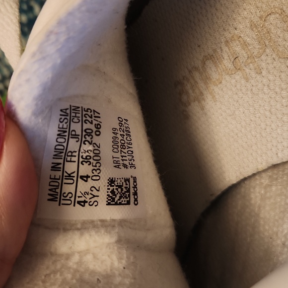 Adidas Gazelles - Picture 4 of 5